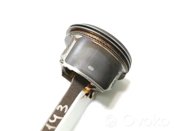 Ford Focus Piston avec bielle 