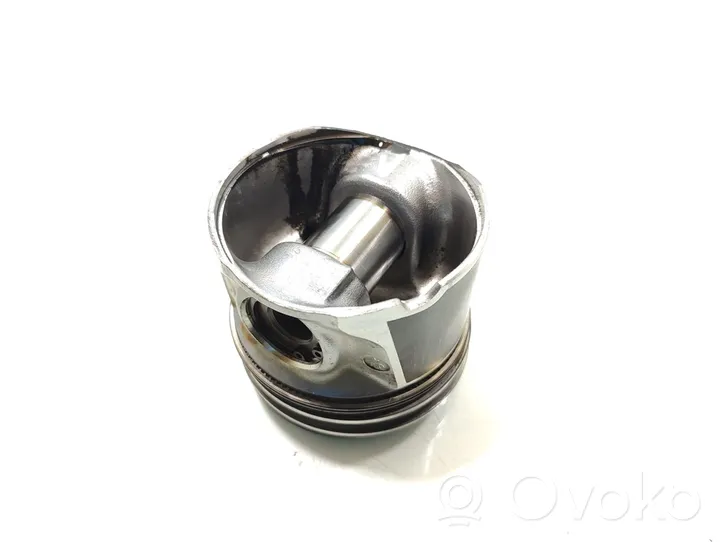 Nissan X-Trail T30 Piston 