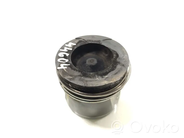 Nissan X-Trail T30 Piston 