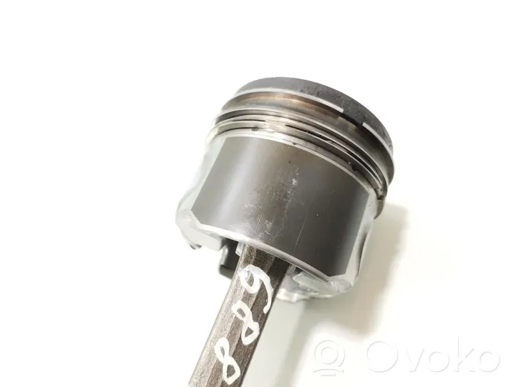 Mitsubishi Lancer Evolution Piston avec bielle 