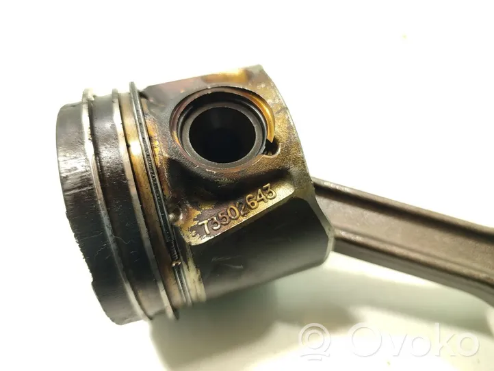 Ford Ka Piston with connecting rod 