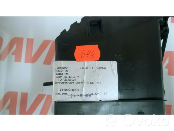 Nissan Navara Copertura griglia di ventilazione laterale cruscotto 68750EB30