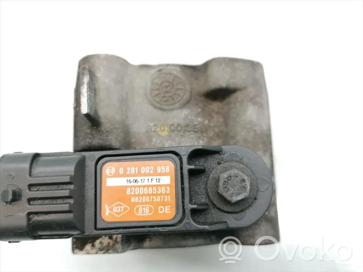 Renault Trafic III (X82) Air pressure sensor 8200685363