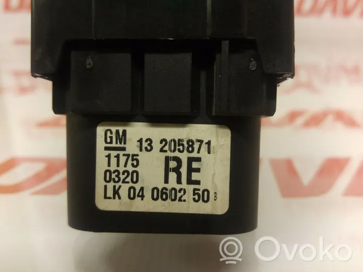 Opel Zafira B Light switch 13205871