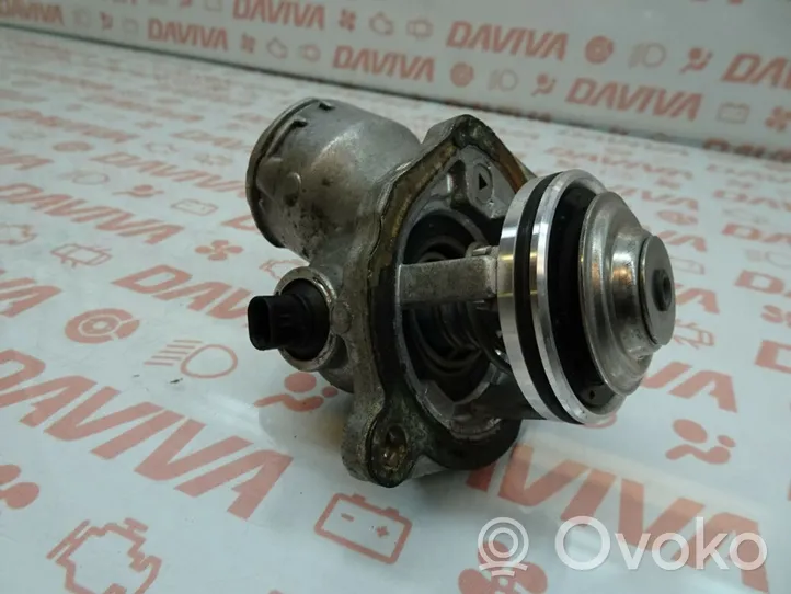 Mercedes-Benz SLK R171 Termostaatin kotelo A2722000015