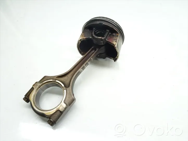 Honda CR-V Piston with connecting rod 