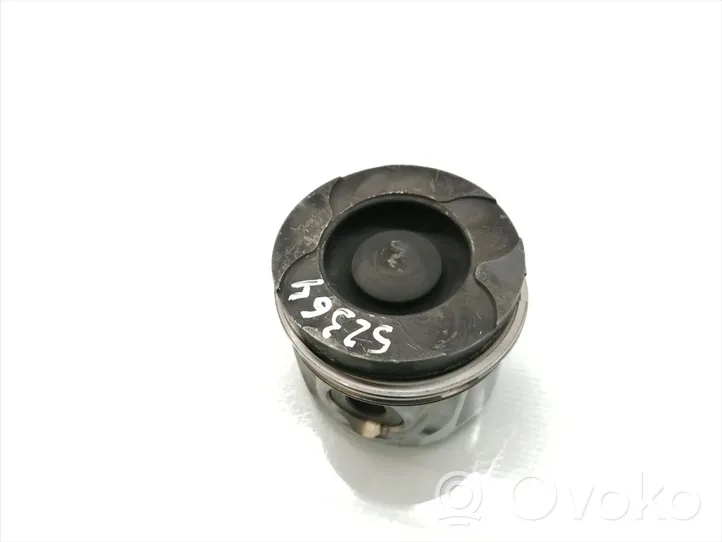 Toyota Avensis T270 Piston 