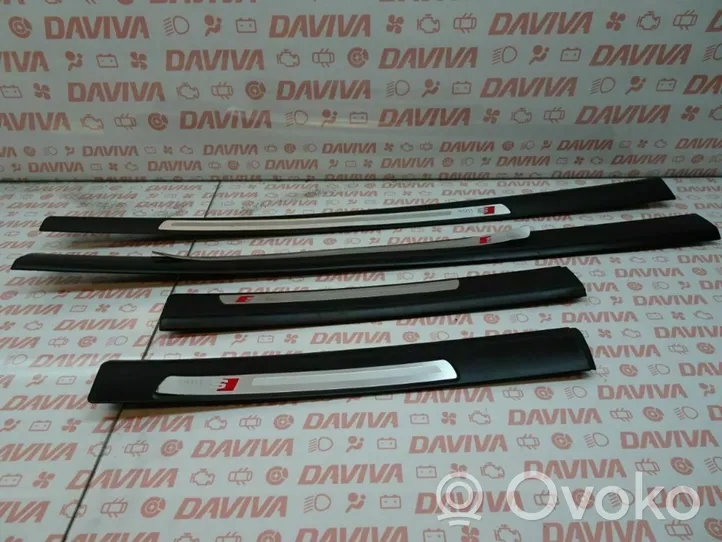 Audi A6 S6 C6 4F Copertura del rivestimento del sottoporta anteriore 4F0853375K