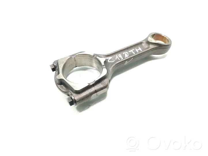 Opel Zafira B Connecting rod/conrod 