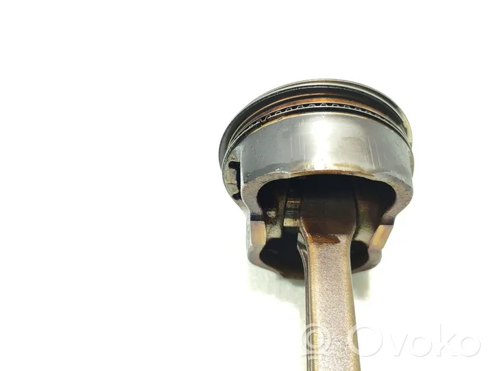 Jaguar X-Type Piston with connecting rod 