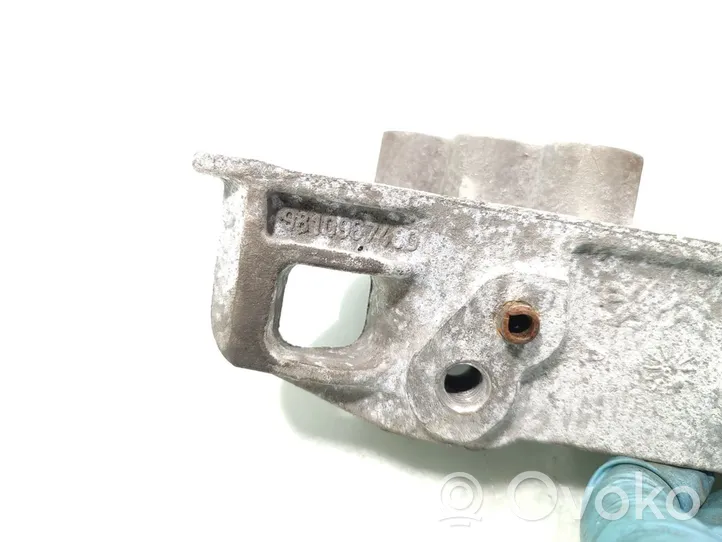 Mercedes-Benz Vito Viano W638 Gearbox mounting bracket 9810967480