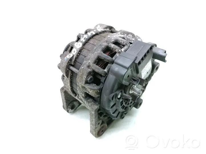 Dacia Logan II Generatore/alternatore 231005079R