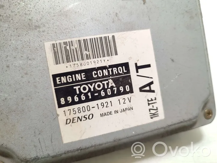 Toyota Land Cruiser (HDJ90) Moottorin ohjainlaite/moduuli 89661-60790