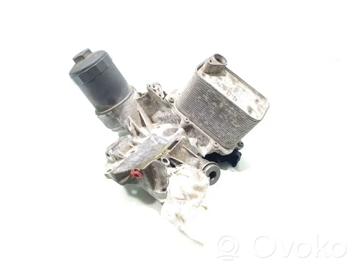 Audi A8 S8 D3 4E Radiatore dell’olio del motore 07C117037K