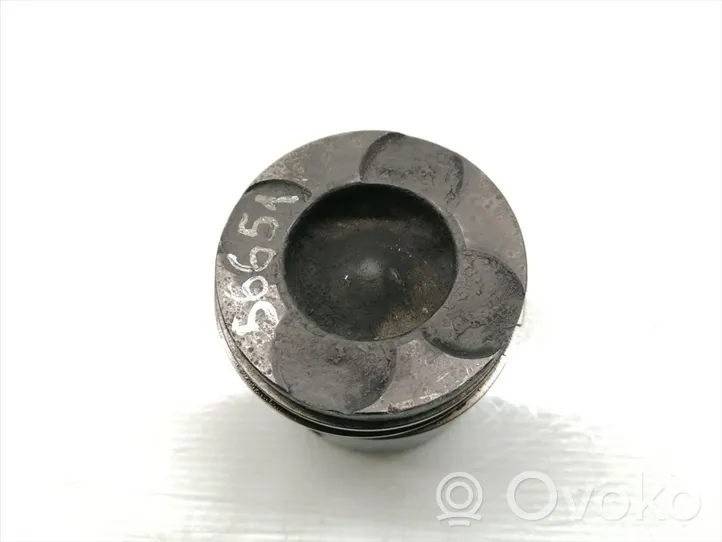 Opel Astra H Piston 