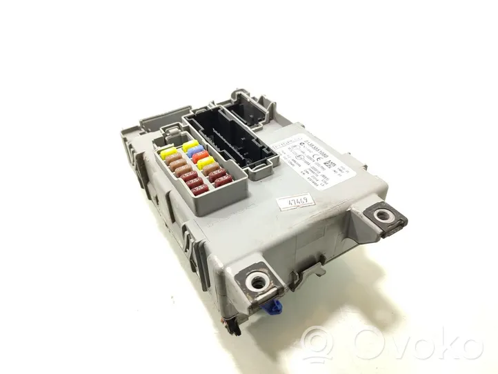 Peugeot Bipper Module de fusibles 01383881080