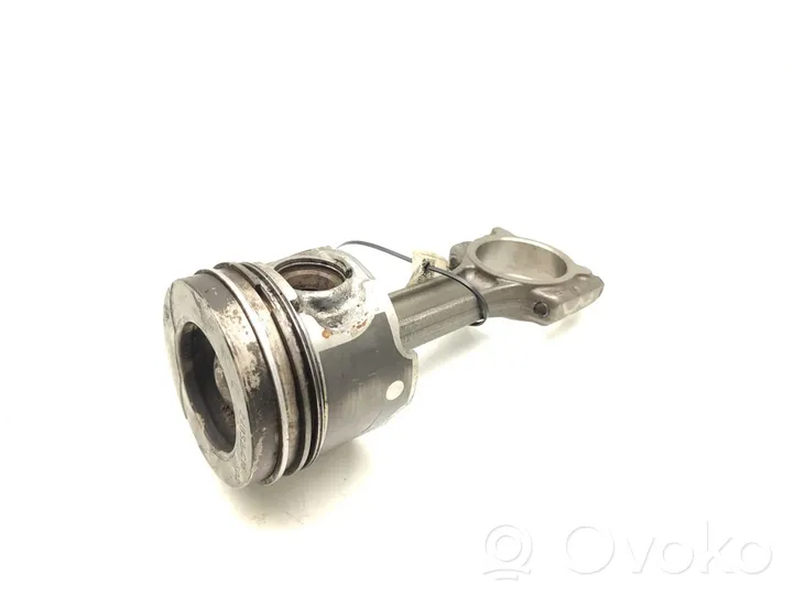 Renault Clio III Piston avec bielle K9K628