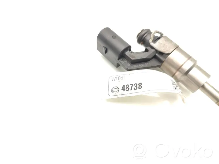 Volkswagen Golf V Injecteur de carburant 03C906036A