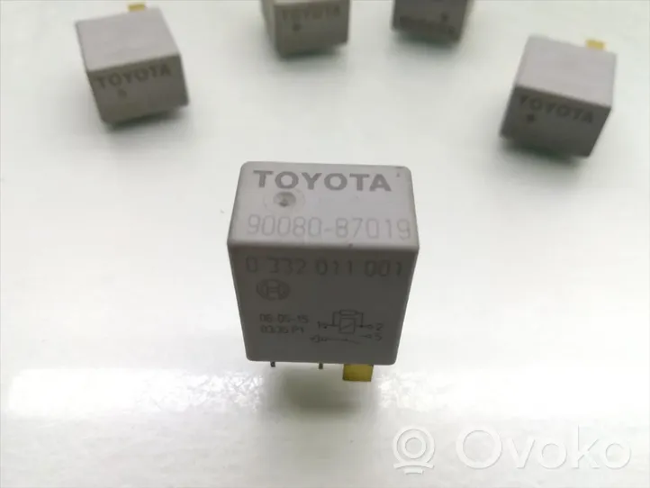 Toyota Avensis T250 Relè di controllo inattivo 90080-87019