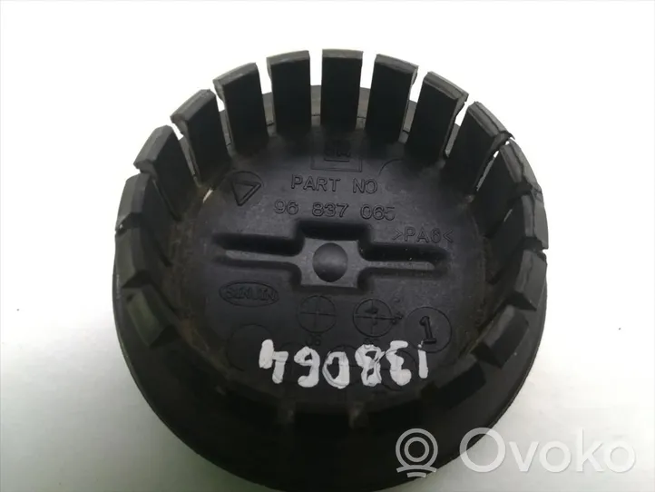 Chevrolet Cruze Original wheel cap 96837065