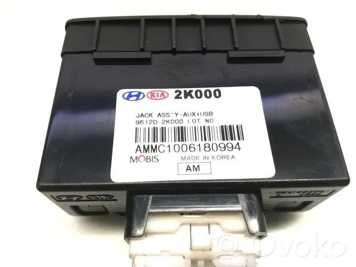 KIA Soul AUX-pistokeliitin 96120-2K000