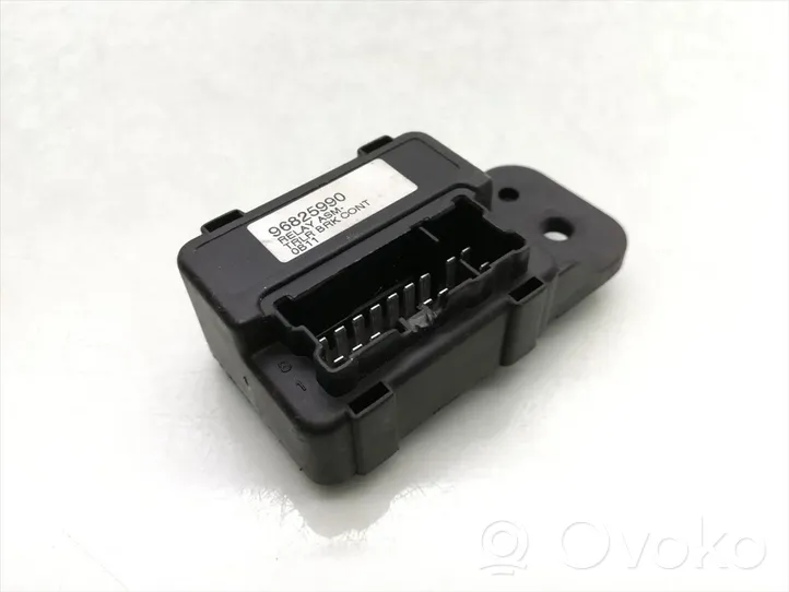 Chevrolet Captiva Module de frein de stationnement 96825990