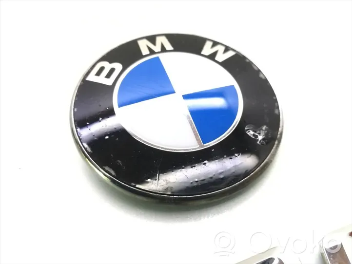 BMW 3 E92 E93 Takalastausoven mallikirjaimet 8219237