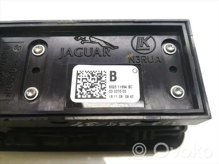 Jaguar XF Sumuvalojen kytkin 8X23-11654-BC
