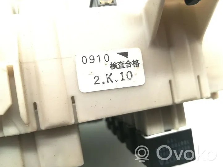Toyota RAV 4 (XA10) Saugiklių dėžė (komplektas) 0910