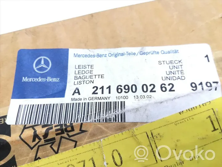 Mercedes-Benz E AMG W211 Lokasuojan päätylista A2116900262