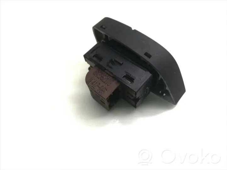 Audi A1 Central locking switch button 8X2962108