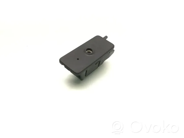 Volkswagen Touareg I Câble adaptateur AUX 1K0035724