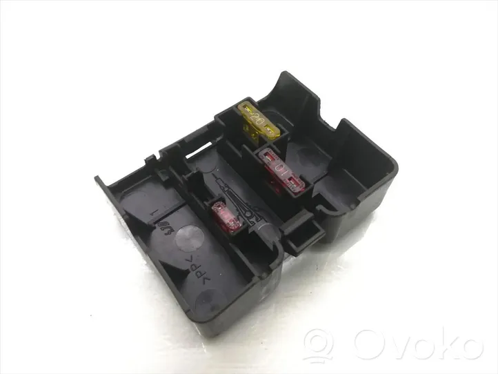 Mitsubishi L200 Fuse box cover 