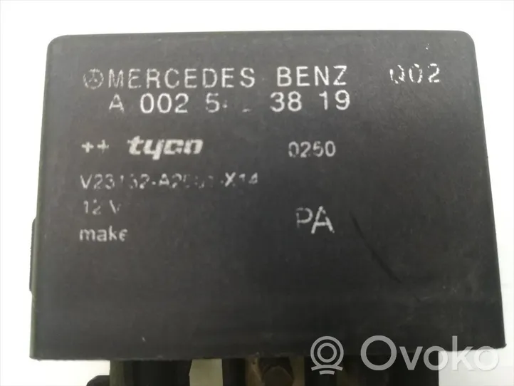 Mercedes-Benz E W211 Relè preriscaldamento candelette A0025453819