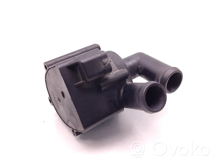 Volkswagen Golf VI Pompe de circulation d'eau, chauffage auxiliaire Webasto 5N0965561