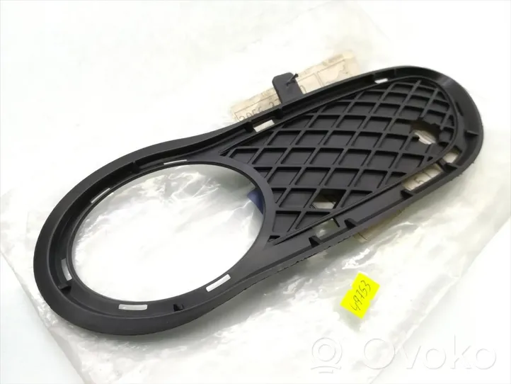 Mercedes-Benz C W203 Grille antibrouillard avant A2038850923