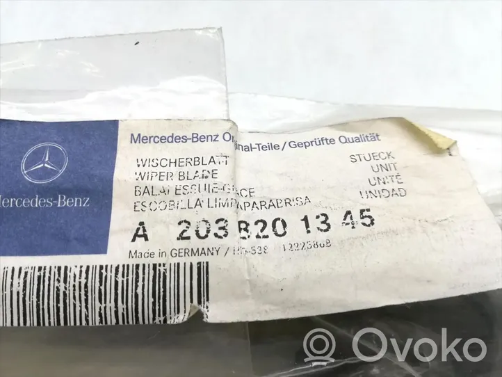 Mercedes-Benz CLK A208 C208 Balai d'essuie-glace avant A2038201345