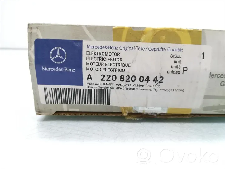 Mercedes-Benz S W220 Galinis varikliukas langų pakėlėjo A2208200442