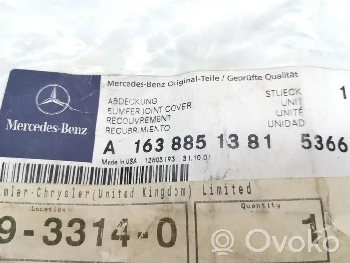 Mercedes-Benz ML W163 Zaślepka haka holowniczego zderzaka tylnego A1638851381