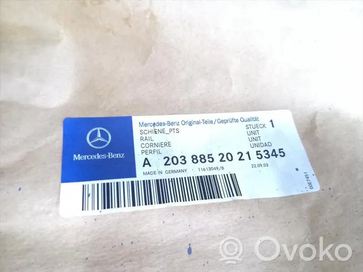 Mercedes-Benz C W204 Listón embellecedor del parachoques delantero A2038852021