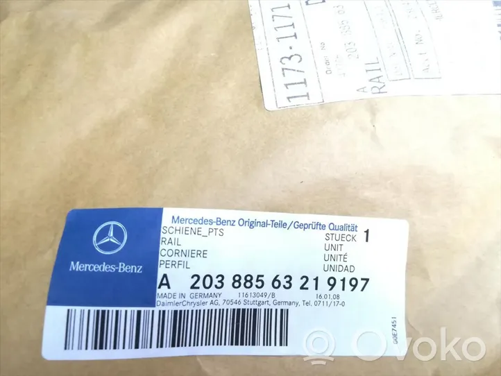 Mercedes-Benz C W204 Modanatura separatore del paraurti anteriore A2038856321