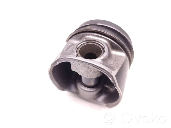 Volkswagen PASSAT B8 Piston 