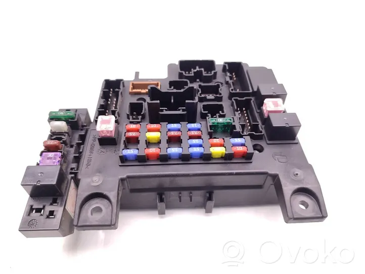 Mitsubishi Outlander Fuse module 8637A824