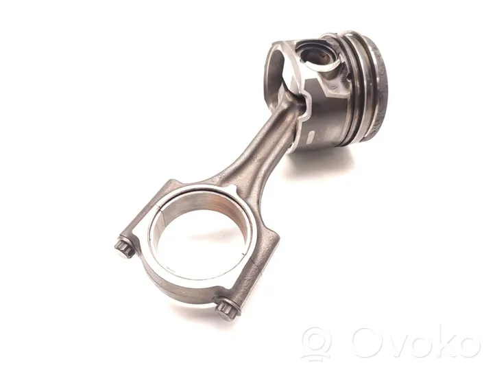 Opel Vivaro Piston with connecting rod D15DT