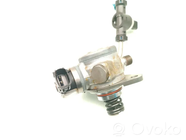 Volvo V40 Pompe d'injection de carburant à haute pression 31437903