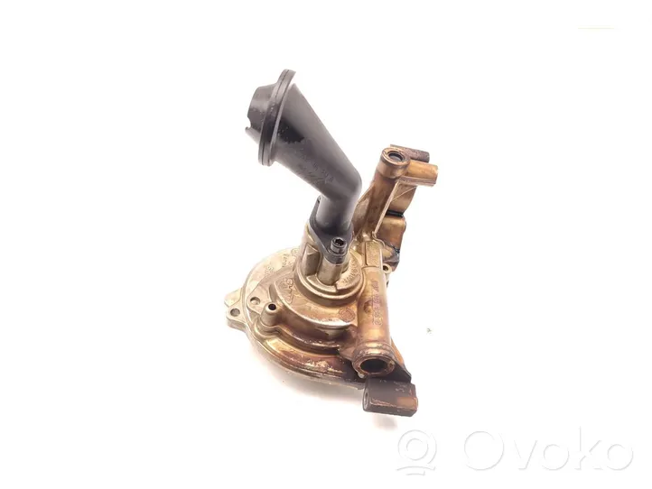 Volkswagen Golf VI Oil pump 03F115105C