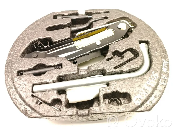 Audi A3 S3 8P Set di attrezzi 1K0012115F