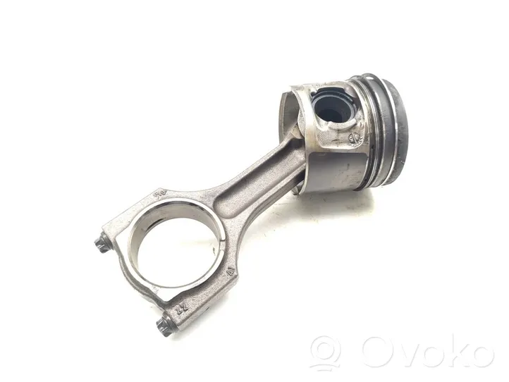 BMW 1 E82 E88 Piston with connecting rod N47D20C