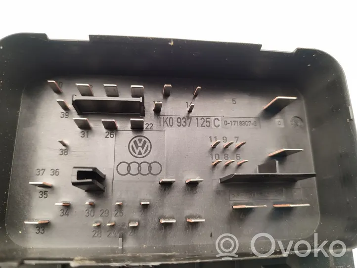 Volkswagen Tiguan Module de fusibles 1K0937125C