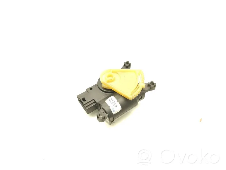 Volkswagen Sharan Moteur / actionneur de volet de climatisation 52411483